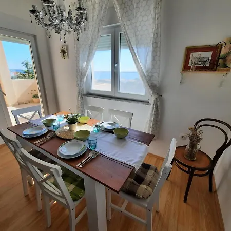 Bella Lejlighed Mandre