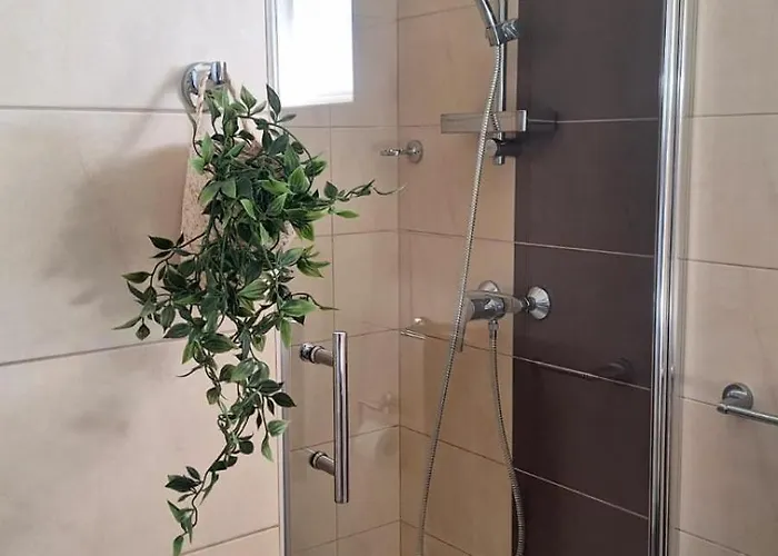 Bella * מאנדרה